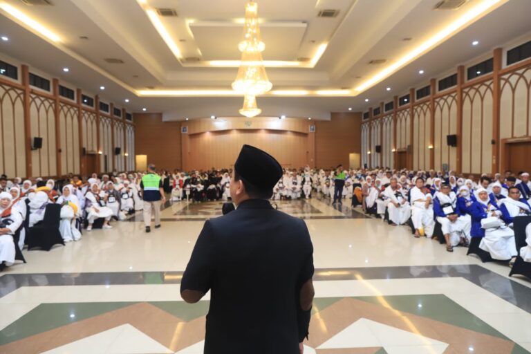 Jemaah dan Petugas Dilarang Berbantah-Bantahan dalam Urusan Haji