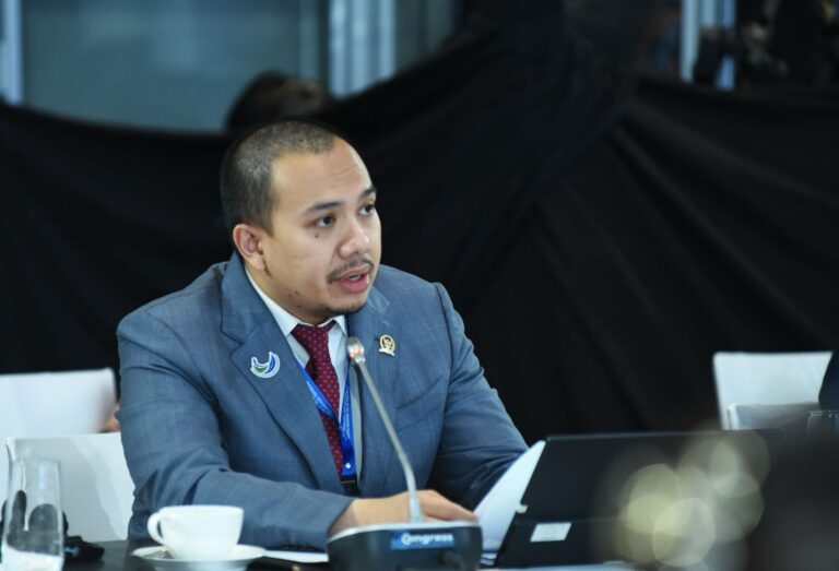 Minta Admin Hingga User Akun Fantasi Sedarah Ditindak, DPR: Pengawasan Siber Gagal!