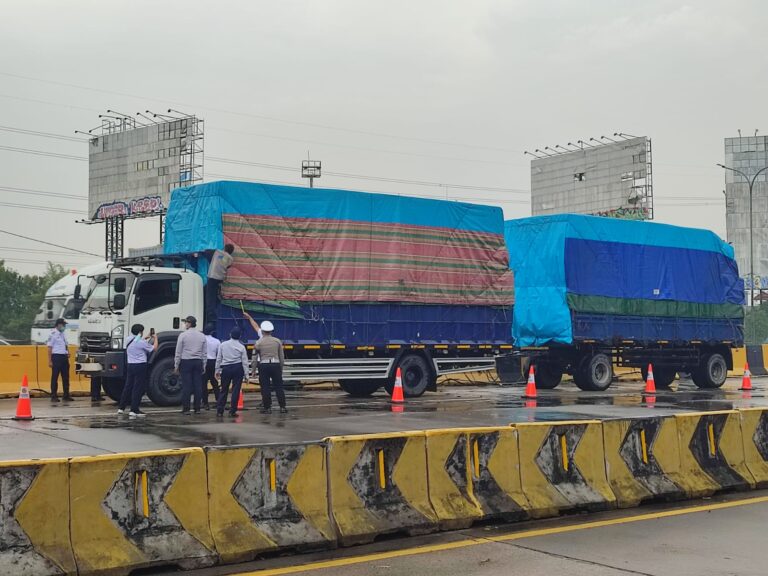 Jasamarga Metropolitan Tollroad Gelar Operasi Bersama Tertibkan Kendaraan ODOL di Ruas Tol Janger