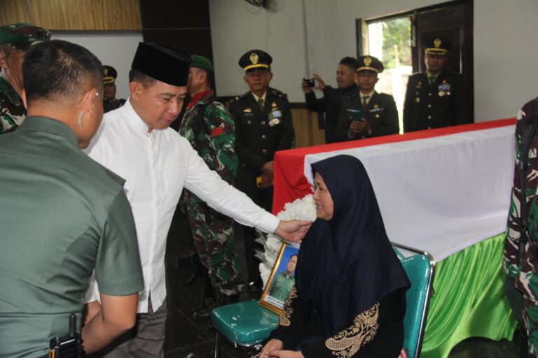 TNI Berduka, Panglima TNI Hadiri Upacara Pelepasan Jenazah Prajurit Korban Ledakan Amunisi