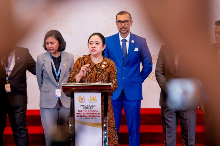 Tutup Sidang Forum Parlemen OKI, Puan Serukan Dunia Islam Bersatu Hadapi Krisis Global