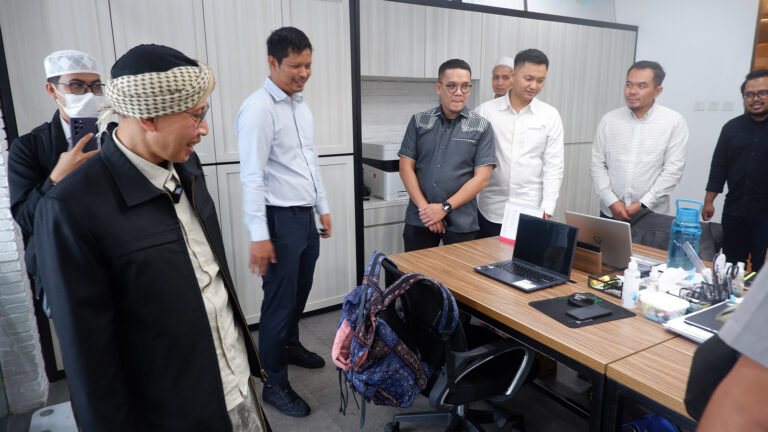 TMMS Pionir CSR Berkelanjutan, Beasiswa Santri sebagai Investasi Sosial Jangka Panjang