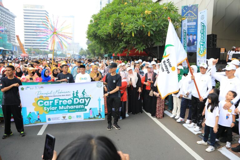 Menteri Agama Lepas 1.500 Peserta Car Free Day Semarak Muharram 1447 H