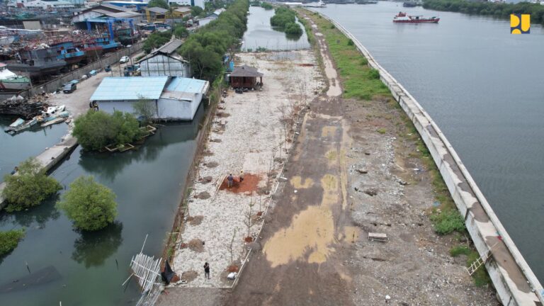 Kementerian PU Siapkan Pembangunan Tanggul di Pesisir Teluk Jakarta Tahap 7