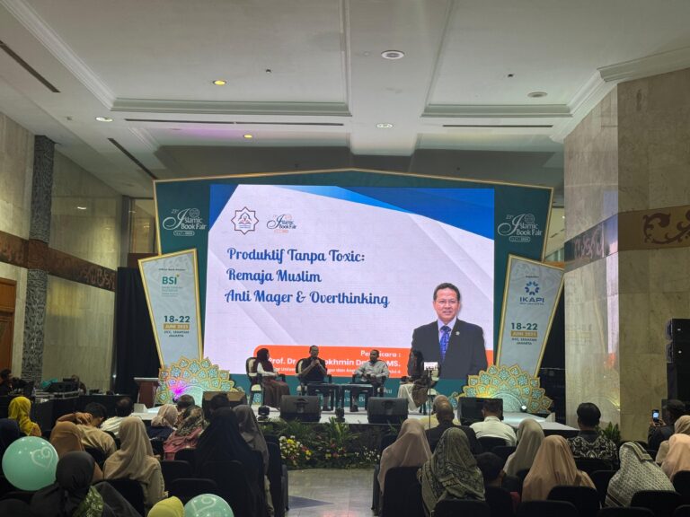 Beri Kiat Sukses Remaja Muslim di IBF 2025, Prof Rokhmin: Sholat 5 Waktu, Tahajud, dan Duha
