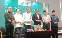 Dirjen Bimas Islam, Abu Rokhmad saat konferensi pers Peaceful Muharam 1447 H di Jakarta (Foto: tengah/pakai jas)