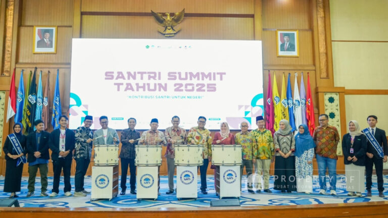 Influencer Beri Inspirasi Bangun Negeri pada Santri Summit 2025