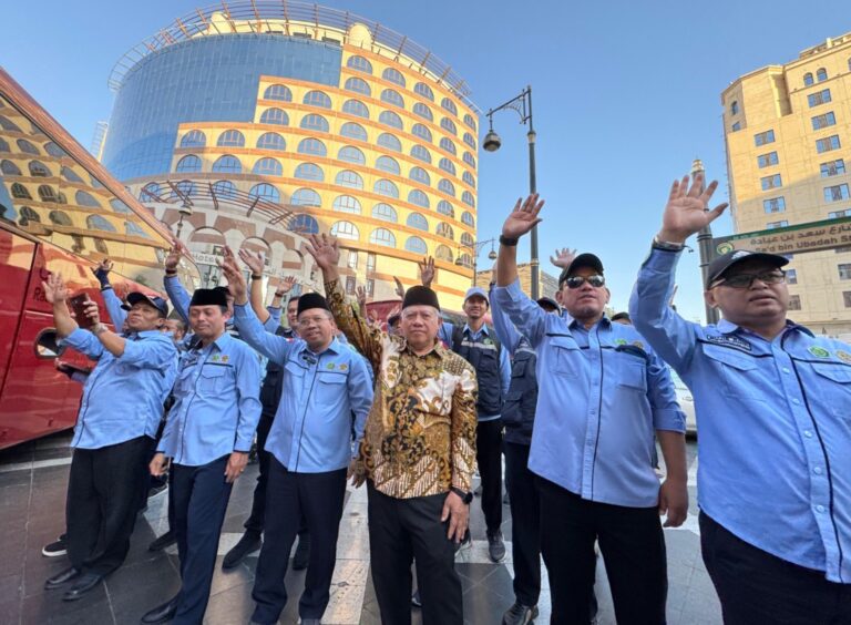 Kloter Terakhir Terbang dari Madinah, Ketua PPIH Bersyukur Fase Pemulangan Lancar