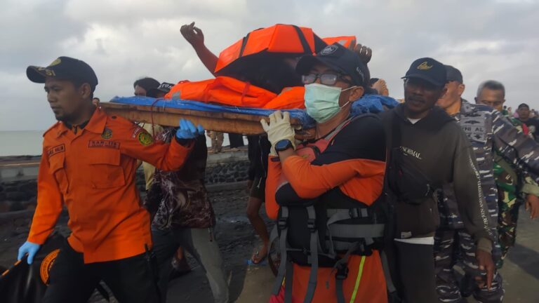 TNI Kerahkan Kekuatan Laut dan Udara Respon Insiden Tenggelamnya Kapal KMP Tunu Pratama Jaya