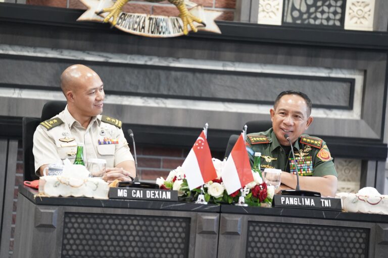 Panglima TNI Terima Kunjungan Kasad Singapura
