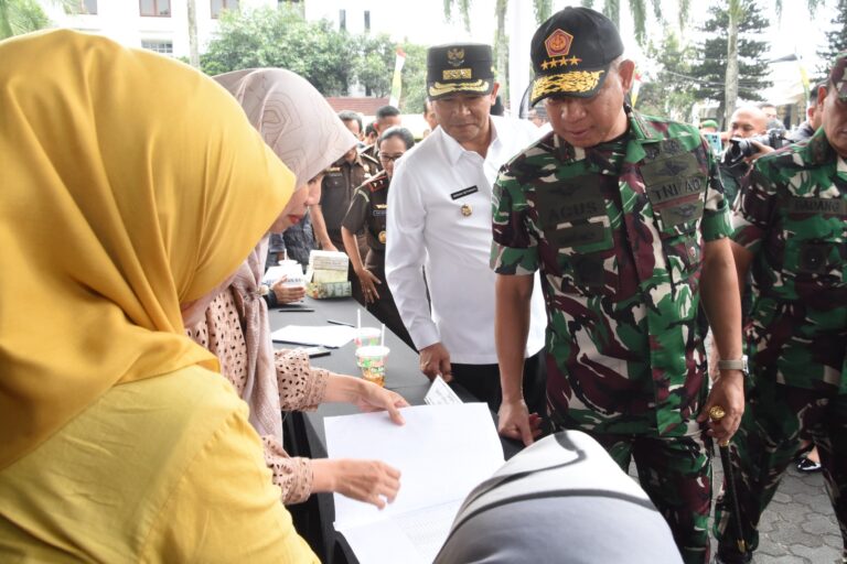 TNI dan Bulog Sinergi Perkuat Ketahanan Pangan dan Kendalikan Harga
