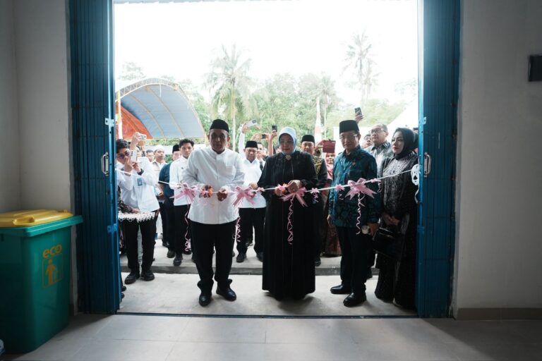 Resmi! Dapur MBG Pertama di Bone, Layani Ribuan Santri Pesantren
