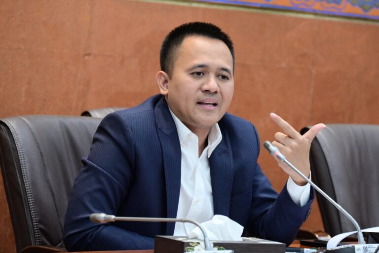 DPR Sentil PLN, Uang PMN Mengalir, Listrik Desa Tak Kunjung Tuntas