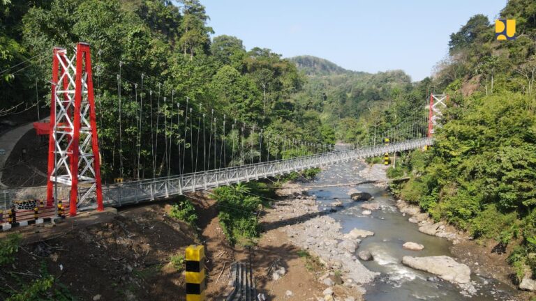 Kementerian PU Siapkan 63 Jembatan Gantung 2026 dan Tuntaskan 50 Jembatan 2025