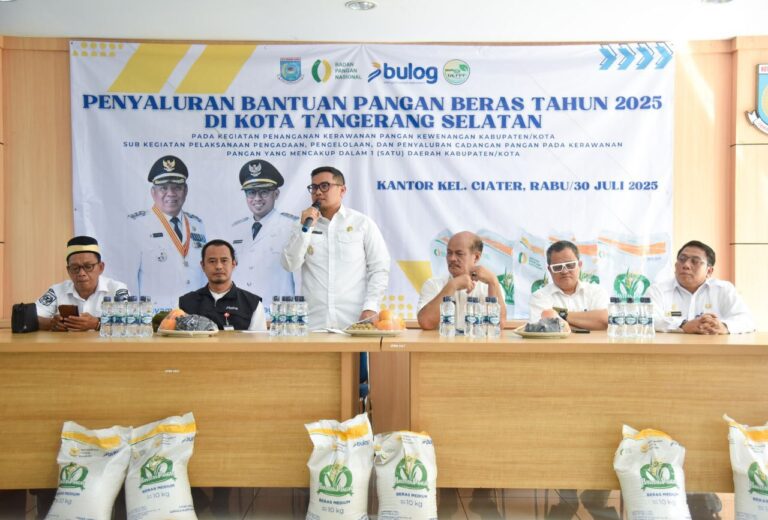 Pilar Bersama Bulog Salurkan Bantuan Pangan Beras, Capai 18.024 Penerima Manfaat di Tangsel