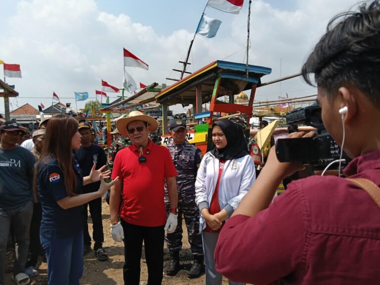 Isi Masa Reses, Anggota DPR RI ini Terjun Langsung Pimpin Gerakan Bersih-bersih Sampah