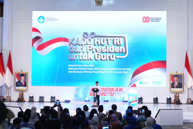 Kado HUT RI, Pemerintah Salurkan Bantuan Afirmasi bagi Guru