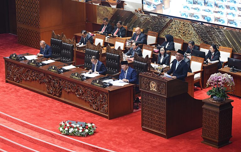 DPR Sahkan Revisi UU Penyelenggaraan Ibadah Haji dan Umrah