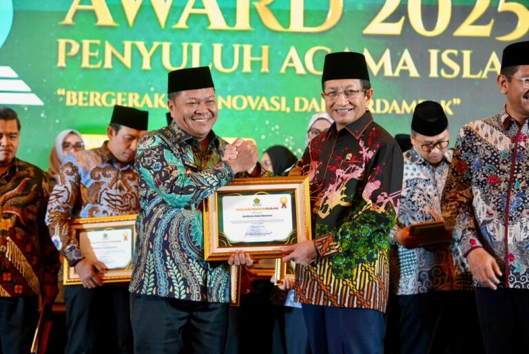 Menag Apresiasi Penyuluh dan Kepala Daerah Penerima Penais Award 2025