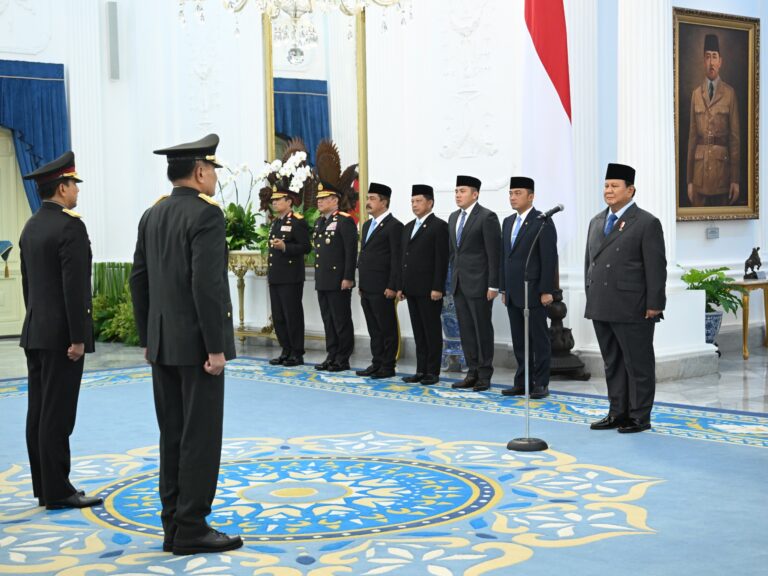 Panglima TNI Hadiri Penganugerahan Pangkat Istimewa dan Pelantikan Menteri Kabinet Merah Putih