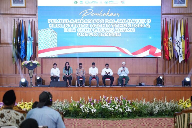 Guru Lintas Agama Peserta PPG Kemenag Berdoa untuk Keselamatan Bangsa