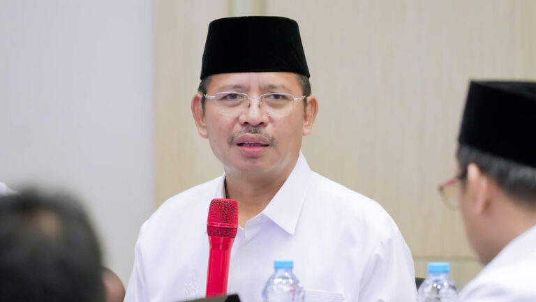 Sepuluh Tahun Hari Santri Hadirkan Cek Kesehatan Gratis dan MBG