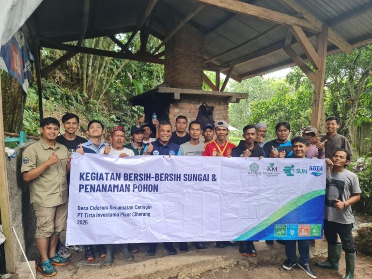 AQUA Ciherang Lakukan Aksi Peduli Lingkungan dan Pemberdayaan Masyarakat di Bogor