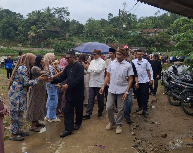 20 Tahun Warga Menanti, Gubernur Banten Bangun Jalan Cikatomas-Tegalumbu