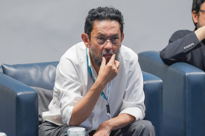 Prof Paris