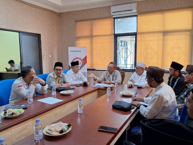 MPS dan Biwali Datangi KPID Banten, Kiai Matin Desak Izin Siaran Trans7 Dicabut