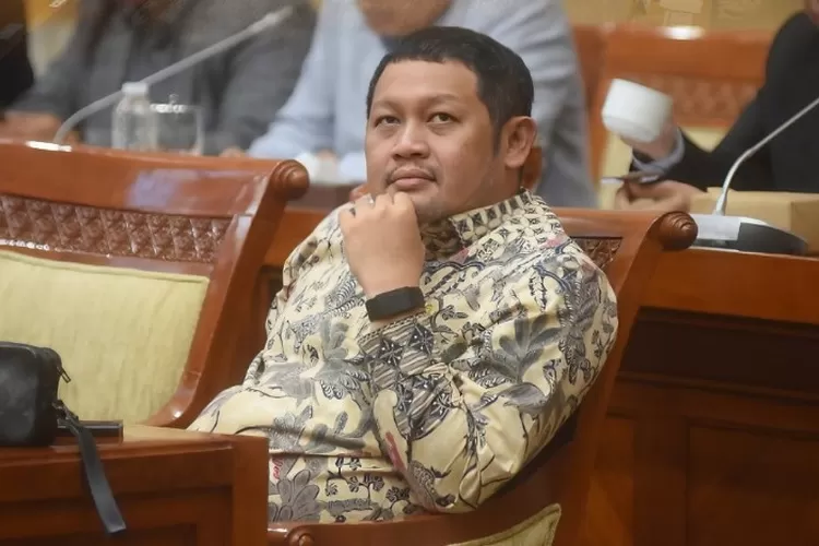Komisi III DPR Desak OJK Hapus Aturan Penagihan Utang Gunakan Debt Collector