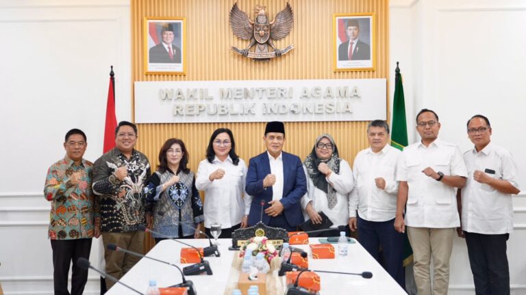 Wamenag Siap Jadi Penengah Masalah Dualisme Gereja Misi Injili Indonesia