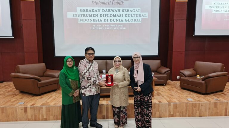 FISIP UIN Jakarta dan Muslimat NU Gelar Seminar, Perempuan Indonesia Diharapkan Jadi Arsitek Narasi Global