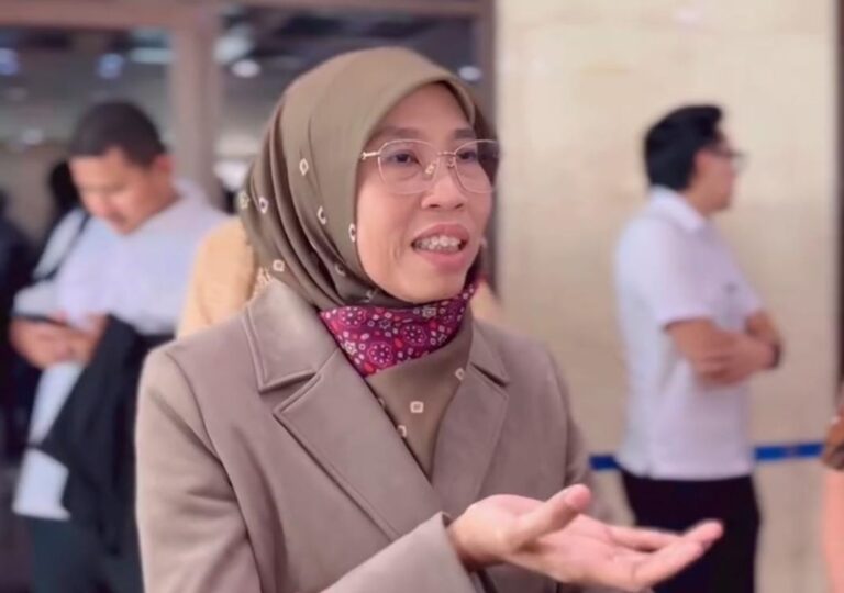 Soroti Temuan Mikroplastik di Air Hujan, DPR Minta Kemenkes Beri Penjelasan Ilmiah