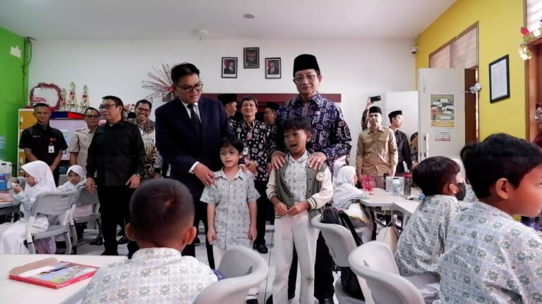 Kunjungan Menag ke Madrasah Pembangunan UIN Jakarta, Pastikan Amanat Pendidikan Prabowo Terlaksana
