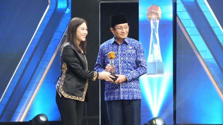 Menag Nasaruddi Umar Dapat Anugerah Penggerak Nusantara 2025