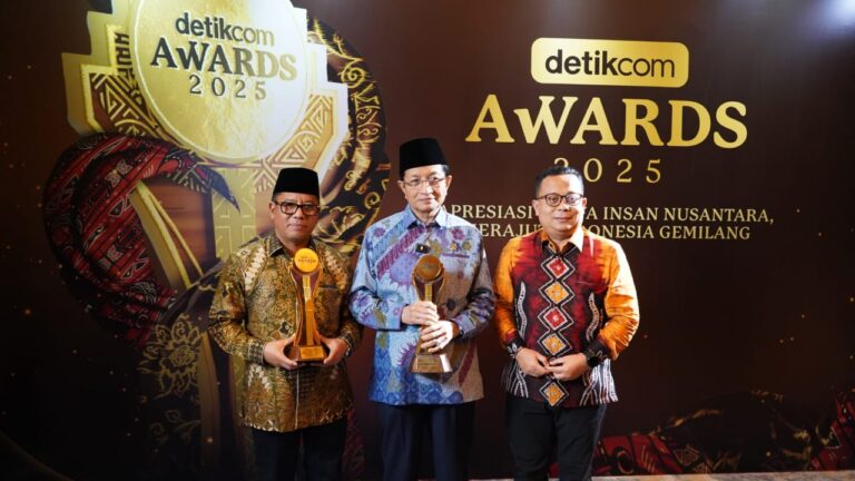 Menag Dianugerahi Tokoh Kerukunan Nasional 2025