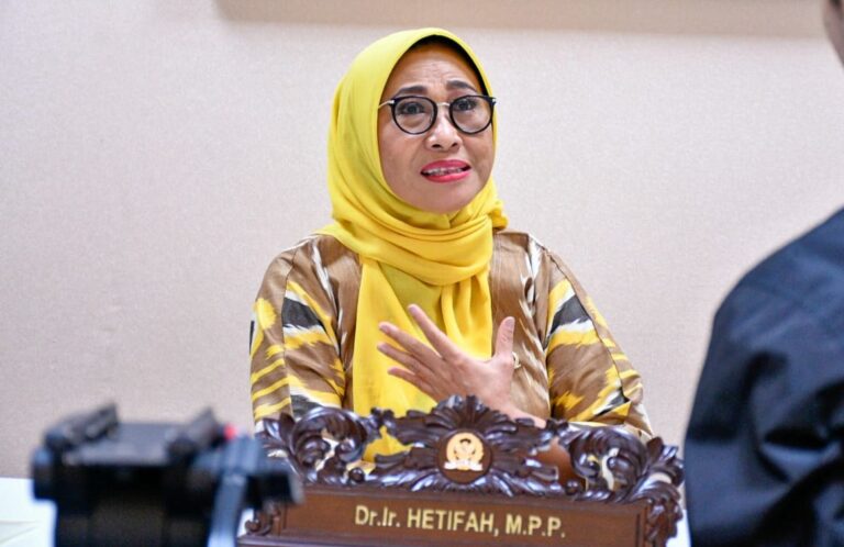 DPR: Gaji Dosen di Bawah UMR Masalah Struktural yang Serius