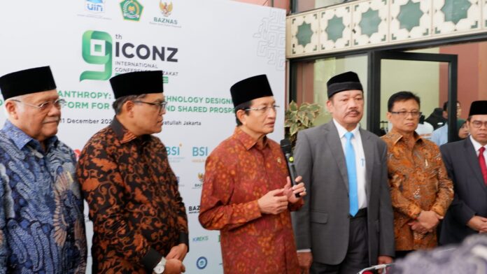 Menag Nasaruddin Umar (tengah berbicara)