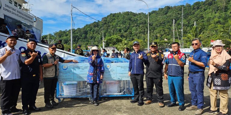 KKP Terus Salurkan Alat Pembersih Air untuk Aceh dan Sumatra