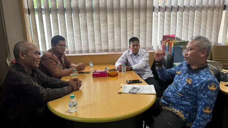 HKTI Lumajang Dampingi Kades Petahunan Bertemu Sekdis PU SDA Jatim, Mendesak Penanganan Abrasi Kali Asem