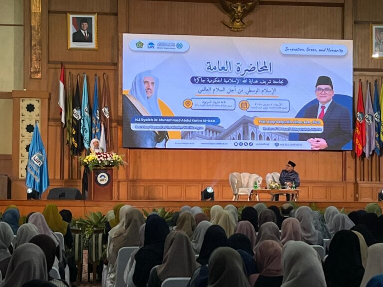 Kuliah Umum di UIN Jakarta, Sekjen Liga Muslim Dunia Ingatkan Akhlak dan Kejujuran Modal Kunci Perdamaian Dunia