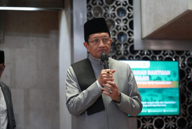 Menag Terima Donasi Rp500 Juta dari Jemaah Istiqlal untuk Korban Banjir Sumatra