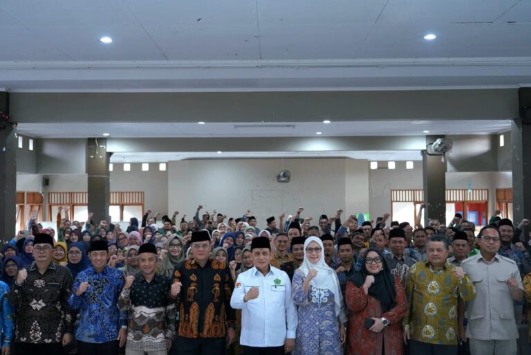 Wamenag Minta ASN Kemenag Hadir di Tengah Keberagamaan Umat