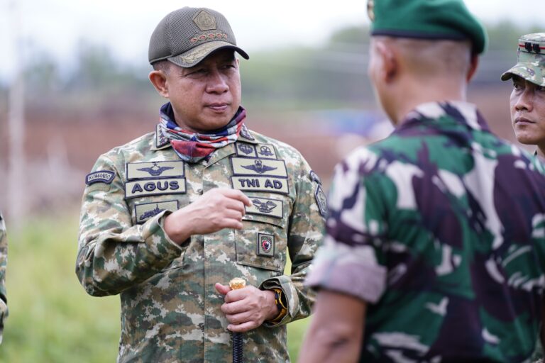 Dukung Ketahanan Pangan, Panglima TNI Tinjau Yonif TP 890 di Garut