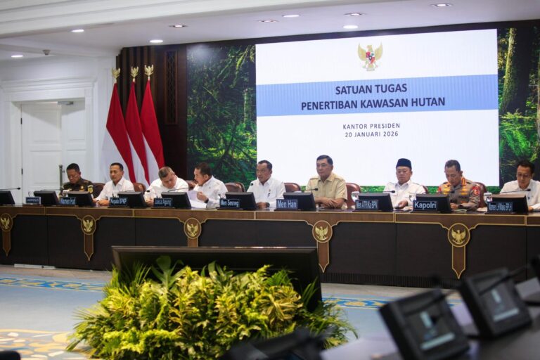 Prabowo Cabut Izin 28 Perusahaan Tambang dan Hutan yang Melanggar