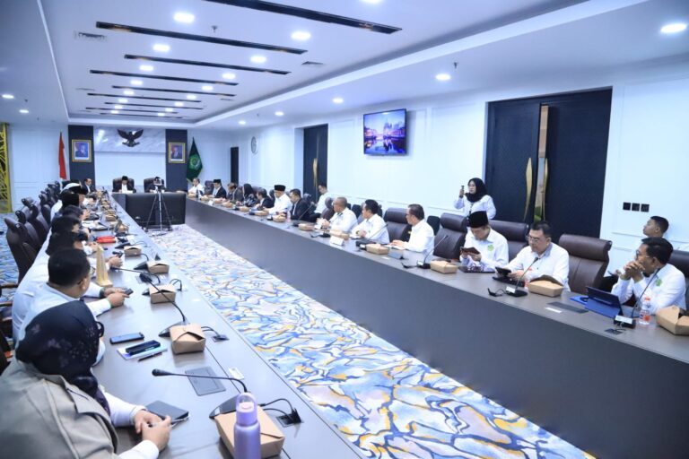 Wamenag Romo Syafi’i Fokus Benahi Tata Kelola Gedung dan Data Kemenag