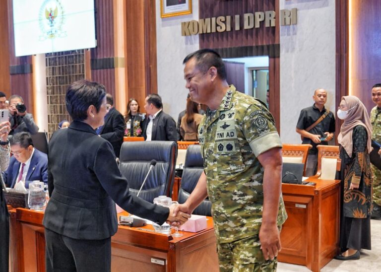 Rapat Tertutup Komisi I DPR; Bahas Hibah Kapal Jepang hingga Gaza