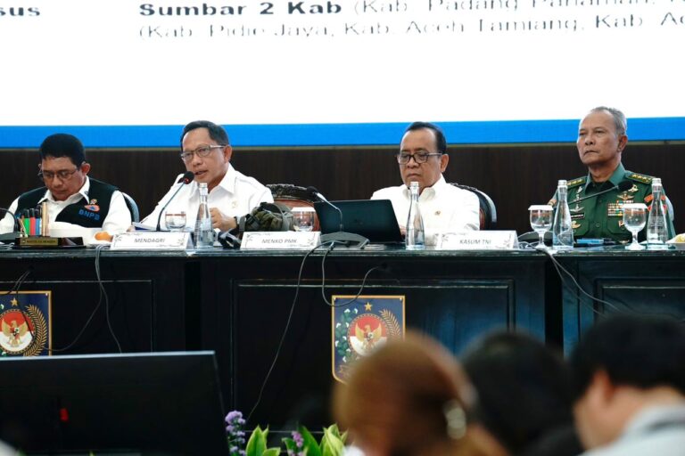 Sinergi TNI-Kementerian Percepat Pembangunan Huntara dan Jembatan di Sumatera