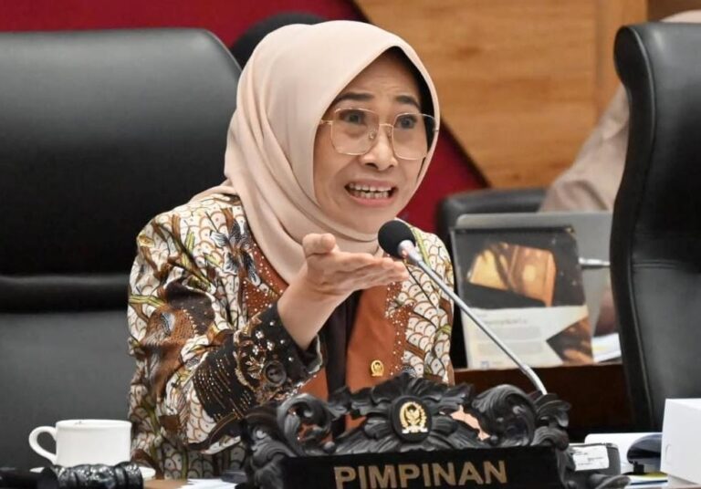 Mahasiswi UIN Suska Riau Dibacok, DPR Kecam Keras Kekerasan Kampus